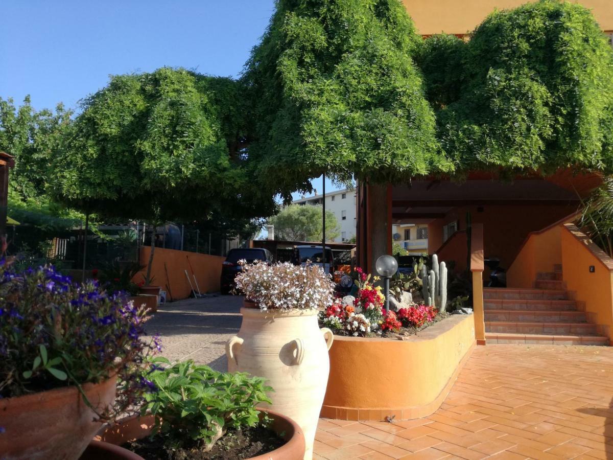 Casa Vacanze Villa Carmela Porto Torres Exterior foto